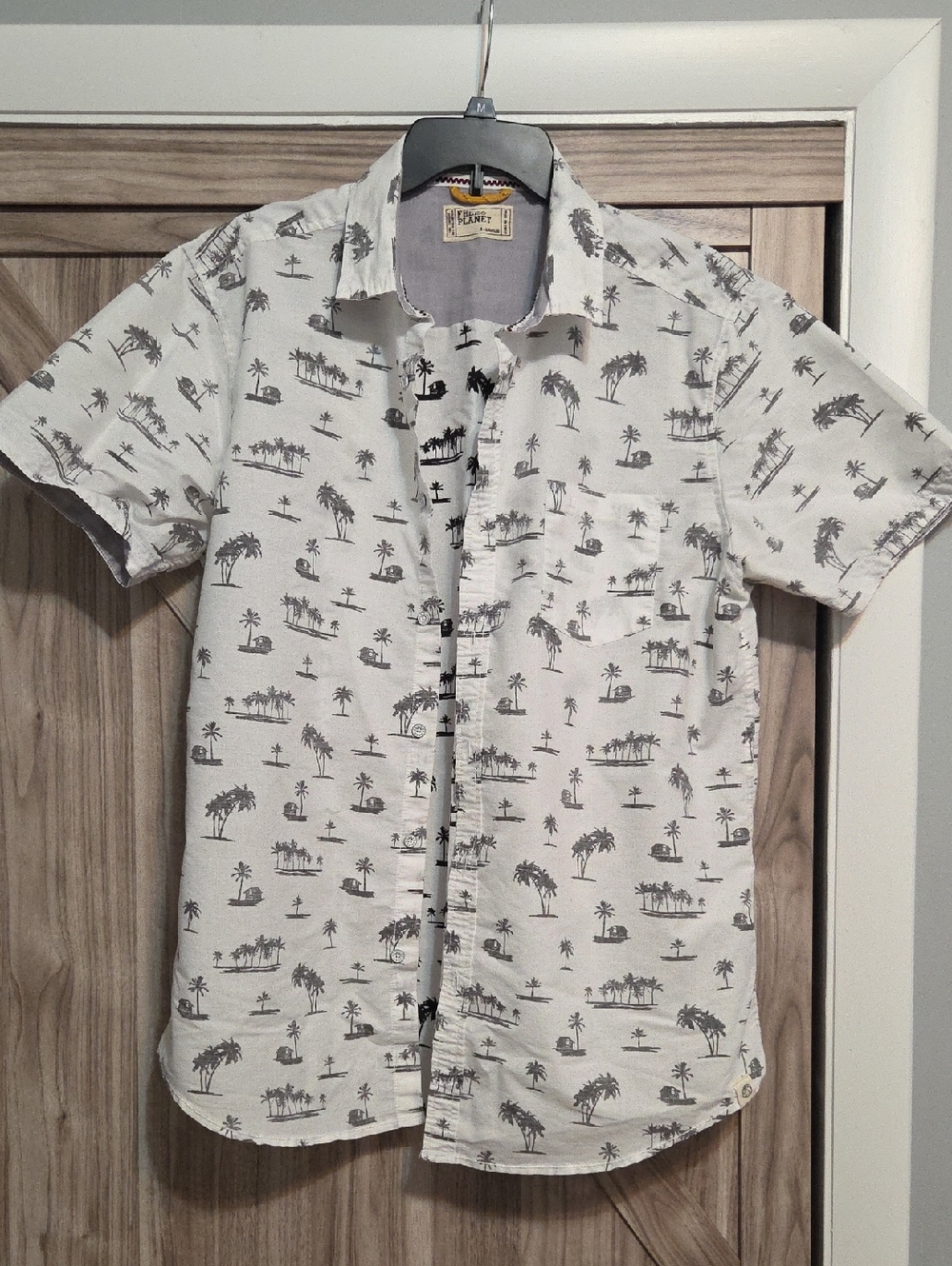 Men's Free Planet Short-Sleeve Palm Print Button-Down Shirt - White & Gray XL
